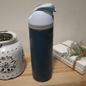 Owala 24 oz. FreeSip Insulated Water Bottle